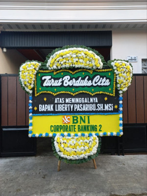 Papan Bunga Duka di Bencongan