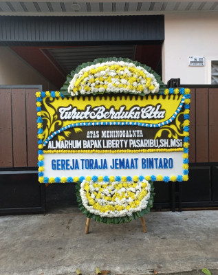 Papan Bunga Duka di Bencongan
