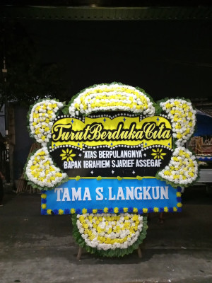 Papan Bunga Duka di Bencongan