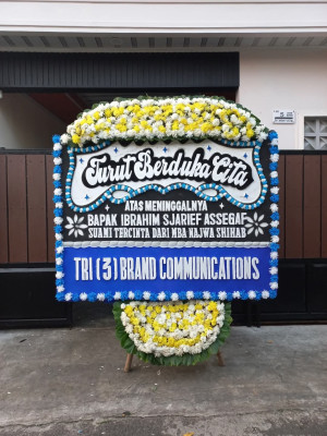 Papan Bunga Duka di Bencongan